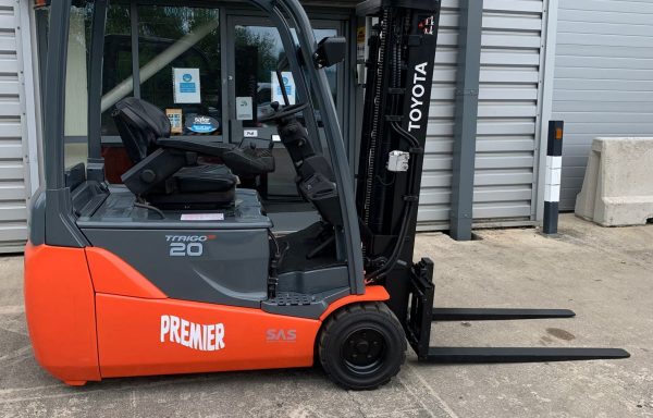 Toyota 8FBET20 Electric Forklift
